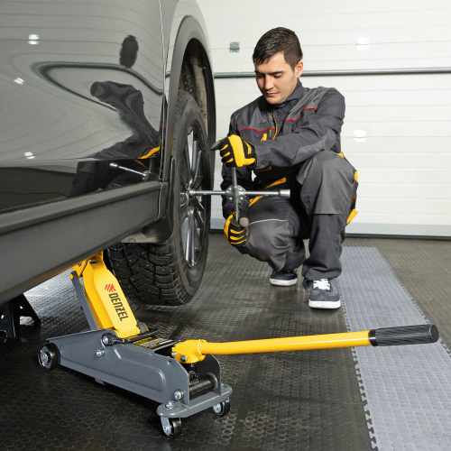 Домкрат гидравлический подкатной, 2 т, 135-385 мм Denzel по ценам производителя в Челябинске с доставкой по всей России