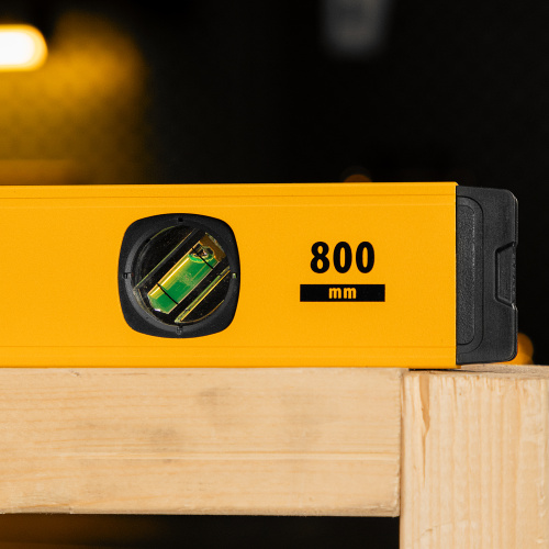 Уровень алюминиевый, магнит, фрезерованный, 3 глазка (1 зеркал.) 0,5 мм/м, 800 мм Denzel по ценам производителя в Челябинске с доставкой по всей России