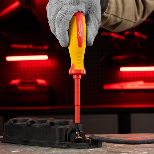 Отвертка Insulated, PH2 x 100 мм, CrMo, до 1000 В, двухкомпонентная рукоятка Matrix Professional по ценам производителя в Челябинске с доставкой по всей России