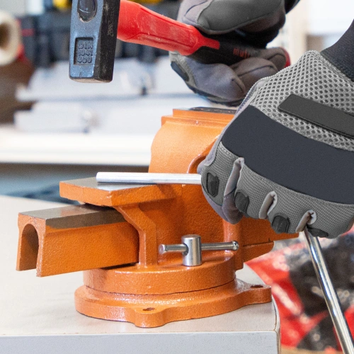 Тиски слесарные, 100 мм, поворотные, с наковальней Sparta по ценам производителя в Челябинске с доставкой по всей России