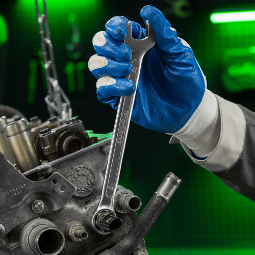 Набор инструментов, 1/2", 1/4", пластиковый кейс, 82 предмета Сибртех по ценам производителя в Челябинске с доставкой по всей России