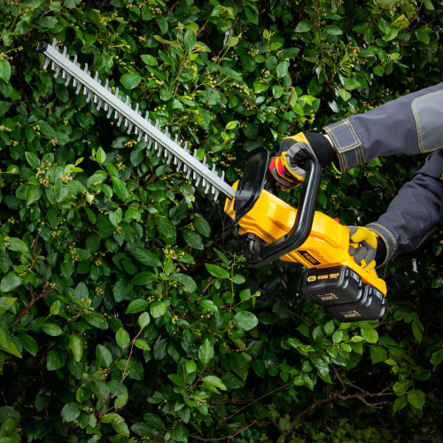 Кусторез аккумуляторный RBC510-36, Li-ion, 36 В, 4 Ач, нож 510 мм, поворотная ручка Denzel по ценам производителя в Челябинске с доставкой по всей России