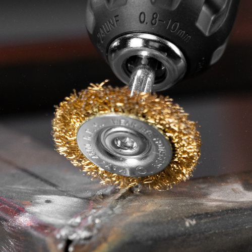 Щетка для дрели, 40 мм, плоская со шпилькой, латунированная витая проволока Matrix по ценам производителя в Челябинске с доставкой по всей России