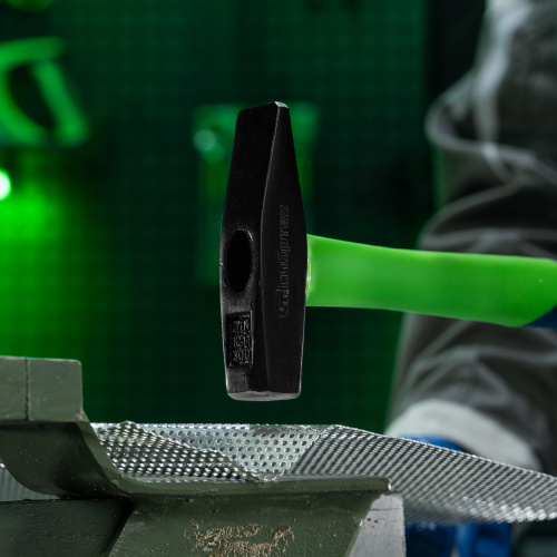 Молоток слесарный, 300 г, фибергласовая обрезиненная рукоятка Сибртех по ценам производителя в Челябинске с доставкой по всей России