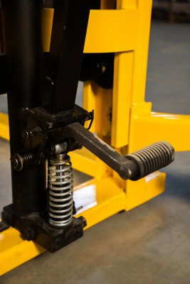 Штабелер-бочкокантователь гидравлический 0,5 т 1,6 м TOR WDS500-1600 по ценам производителя в Челябинске с доставкой по всей России