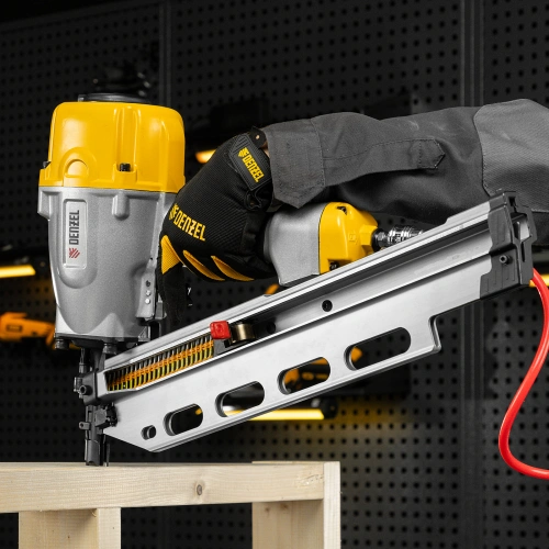 Нейлер пневматический PN2190 для гвоздей SN21 от 50 до 90 мм Denzel по ценам производителя в Челябинске с доставкой по всей России