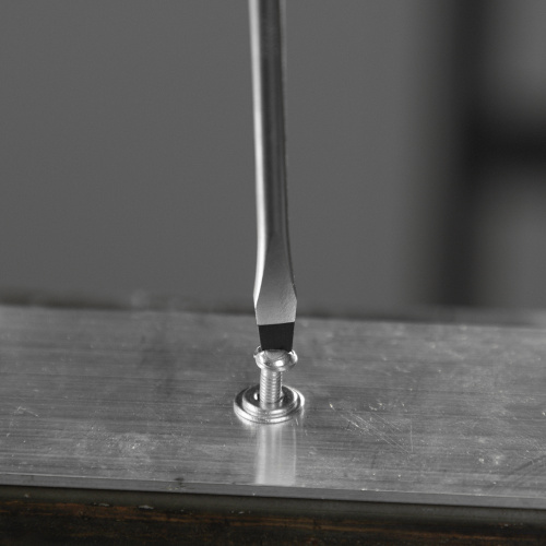 Отвертка, SL4х100 мм, S2, 3к рукоятка Denzel по ценам производителя в Челябинске с доставкой по всей России