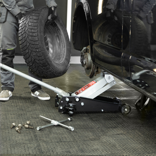 Домкрат гидравлический подкатной, 3 т, высота подъема 140-520 мм Matrix по ценам производителя в Челябинске с доставкой по всей России