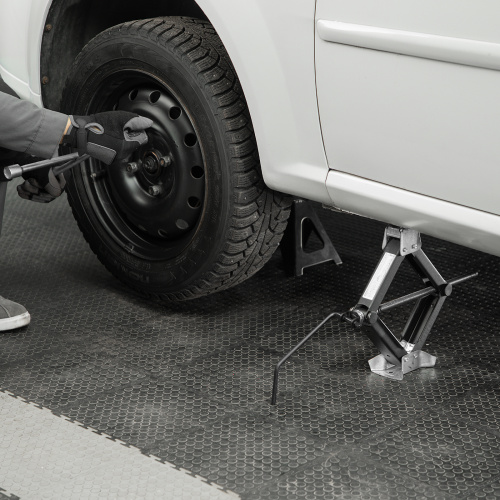 Домкрат ромбический винтовой универсальный ТУ 5.16-469-0213-04, 1,5 т, 105-375 мм по ценам производителя в Челябинске с доставкой по всей России