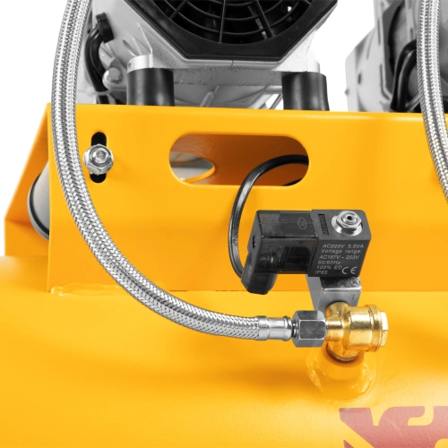 Компрессор безмасляный, малошумный DLS 3300/100, 3300 Вт,3x1100, 100 л, 570 л/мин ,блок управления Denzel по ценам производителя в Челябинске с доставкой по всей России