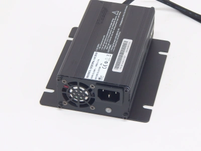 Зарядное устройство для тележек EHLS1000N\1500N 12V/8A (Charger) по ценам производителя в Челябинске с доставкой по всей России