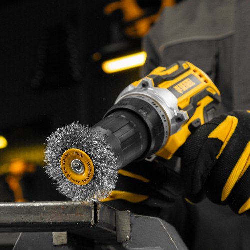 Щетка для дрели, 60 мм, Плоская, со шпилькой, нержавеющая витая проволока Denzel по ценам производителя в Челябинске с доставкой по всей России