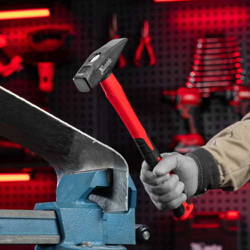 Молоток слесарный optimal, 800 г, фибергласовая обрезиненная рукоятка, квадратный боек Matrix по ценам производителя в Челябинске с доставкой по всей России