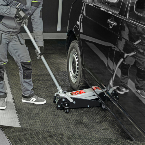 Домкрат гидравлический подкатной, 3.5 т, высота подъема 145-490 мм, с педалью Matrix по ценам производителя в Челябинске с доставкой по всей России