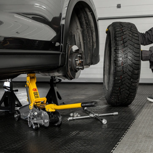 Домкрат гидравлический подкатной с фиксатором, 2 т, 130-330 мм Denzel по ценам производителя в Челябинске с доставкой по всей России