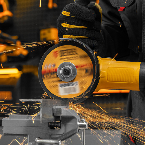 Машина шлифовальная угловая AG125-1500, 1500 Вт, 125 мм, 3000-11000 об/мин Denzel по ценам производителя в Челябинске с доставкой по всей России