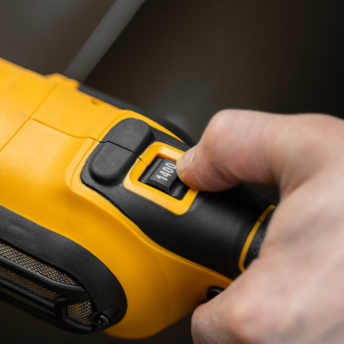 Машина полировальная CP-180, 1400 Вт, 180 мм, 0-3000 об/мин Denzel по ценам производителя в Челябинске с доставкой по всей России