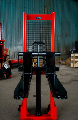 Штабелер гидравлический 2,0 т 1,6 м TOR CTY-E с раздвижными вилами по ценам производителя в Челябинске с доставкой по всей России