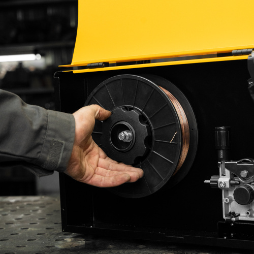 Аппарат инвертор. полуавтомат. cварки IMIG-205SDR, 200 А, ПВ 60%, катушка 5 кг Denzel по ценам производителя в Челябинске с доставкой по всей России