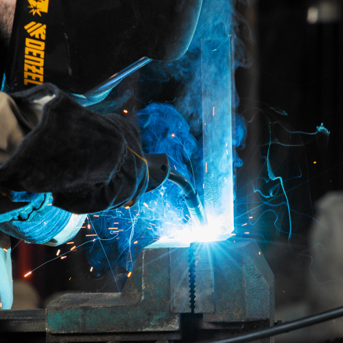 Аппарат инвертор. полуавтомат. cварки IMIG-200, 200 А, ПВ 60%, катушка 5 кг Denzel по ценам производителя в Челябинске с доставкой по всей России