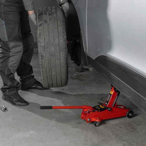 Домкрат гидравлический подкатной, 2 т, h подъема 125-300 мм, в пластиковом кейсе Sparta по ценам производителя в Челябинске с доставкой по всей России