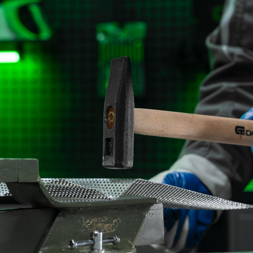 Молоток слесарный 300 г, квадратный боек, деревянная рукоятка Сибртех по ценам производителя в Челябинске с доставкой по всей России