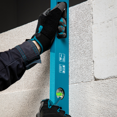 Уровень алюминиевый, 1800 мм, усиленный с ударопрочными заглушками, рукоятки, 3 глазка Gross по ценам производителя в Челябинске с доставкой по всей России