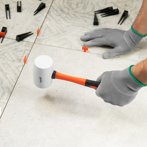 Киянка резиновая, 450 г, белая резина, фибергласовая рукоятка Sparta по ценам производителя в Челябинске с доставкой по всей России