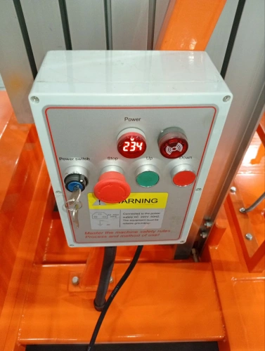 Подъемник мачтовый аккумуляторный 250 кг, 12/14 м, 24/80 В/Ач TOR GTWY12-320 DC 3-мачтовый по ценам производителя в Челябинске с доставкой по всей России