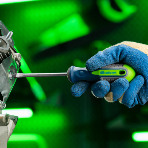 Набор отверток универсальный, CrV, трехкомпонентные рукоятки, 8 предметов Сибртех по ценам производителя в Челябинске с доставкой по всей России