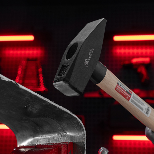 Молоток слесарный, 1500 г, квадратный боек, деревянная рукоятка Matrix по ценам производителя в Челябинске с доставкой по всей России