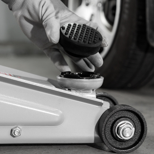 Резиновая опора для подкатного домкрата универсальная, D 72 мм, D 50, H 35 мм Matrix по ценам производителя в Челябинске с доставкой по всей России