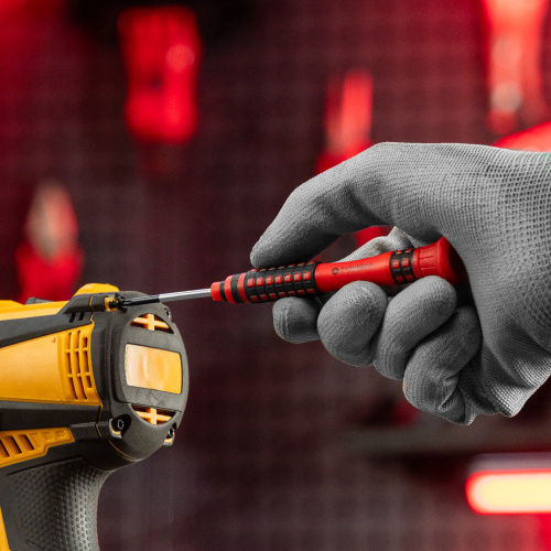 Набор отверток Fusion на подвесной полке 18 шт, CrV Matrix по ценам производителя в Челябинске с доставкой по всей России