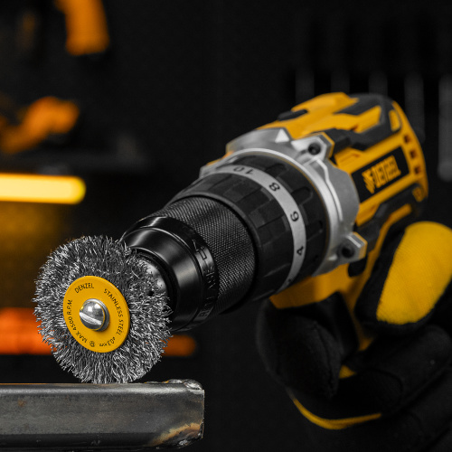 Набор щеток для дрели, 5 Плоских 25-38-50-63-75 мм, шпилька, нерж. вит. проволока Denzel по ценам производителя в Челябинске с доставкой по всей России