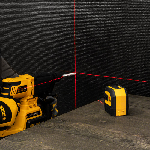 Лазерный уровень LX 02 Red, 20 м, 635 нм, резьба 1/4" Denzel по ценам производителя в Челябинске с доставкой по всей России