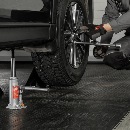 Домкрат гидравлический бутылочный, 2 т, h подъема 181-345 мм, в пластиковом кейсе Matrix по ценам производителя в Челябинске с доставкой по всей России