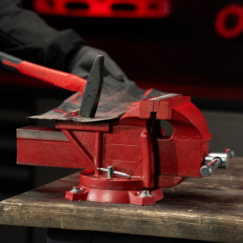 Тиски слесарные, 150 мм, поворотные, с наковальней Matrix по ценам производителя в Челябинске с доставкой по всей России