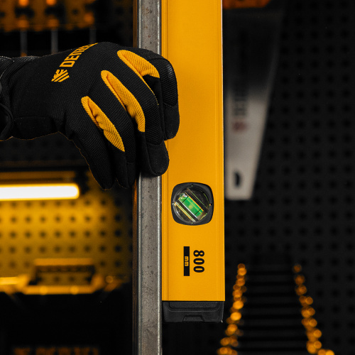 Уровень алюминиевый, магнит, фрезерованный, 3 глазка (1 зеркал.) 0,5 мм/м, 800 мм Denzel по ценам производителя в Челябинске с доставкой по всей России