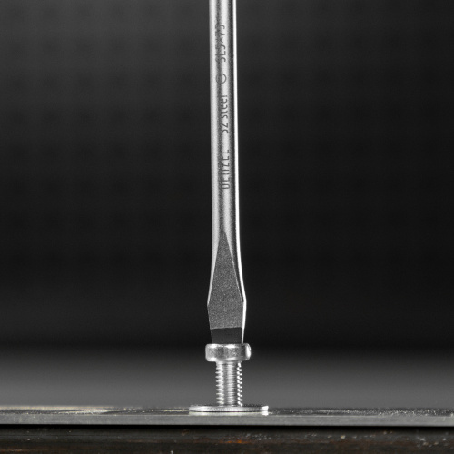 Отвертка, SL5x75 мм, S2, 3к рукоятка Denzel по ценам производителя в Челябинске с доставкой по всей России