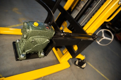 Штабелер-бочкокантователь гидравлический 0,5 т 2 м TOR WDS500-2000 по ценам производителя в Челябинске с доставкой по всей России