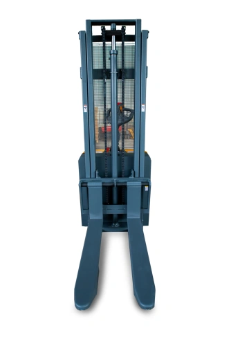 Штабелер самоходный 1,5 т 3,0 м XILIN CDD15K-EN 24/105 В/Ач с раздвижными вилами (с платформой) по ценам производителя в Челябинске с доставкой по всей России