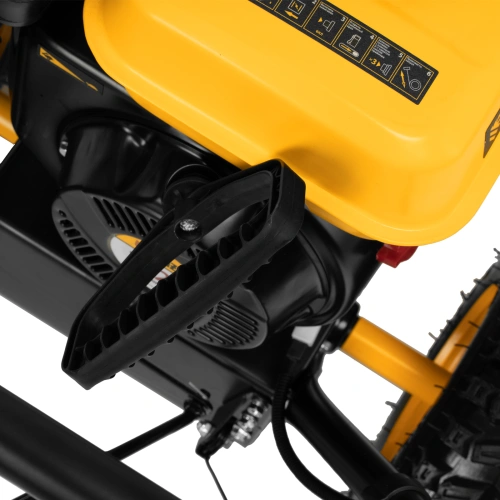 Бензиновая снегоуборочная машина SBM 610, 212 cc, ручной старт, фара Denzel по ценам производителя в Челябинске с доставкой по всей России