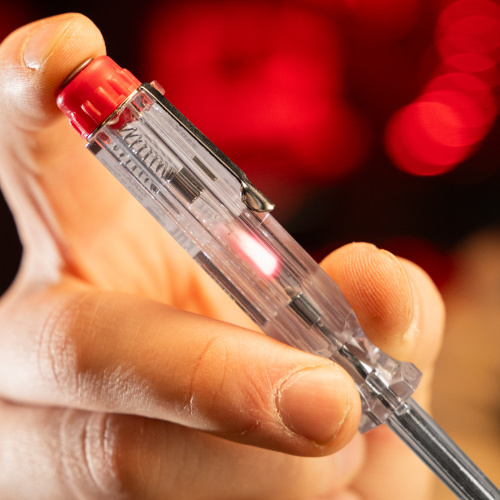 Набор диэлектрических отверток 7 шт, до 1000 В, пробник электрический до 250 В, двухкомпонентные рукоятки Matrix Professional по ценам производителя в Челябинске с доставкой по всей России