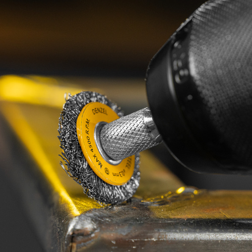 Набор щеток для дрели, 5 Плоских 25-38-50-63-75 мм, шпилька, нерж. вит. проволока Denzel по ценам производителя в Челябинске с доставкой по всей России