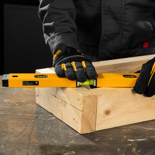 Уровень алюминиевый, магнит., фрезерованный, 3 глазка (1 зеркал.) 0,5 мм/м, 400 мм Denzel по ценам производителя в Челябинске с доставкой по всей России