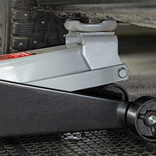 Домкрат гидравлический подкатной, 3.5 т, высота подъема 145-490 мм, с педалью Matrix по ценам производителя в Челябинске с доставкой по всей России