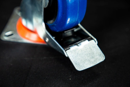 Колесо поворотное резина SRCLb 42 100 мм с тормозом (N) по ценам производителя в Челябинске с доставкой по всей России