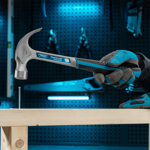 Молоток-гвоздодер, 570 г, цельнокованый, трехкомпонентная рукоятка Gross по ценам производителя в Челябинске с доставкой по всей России