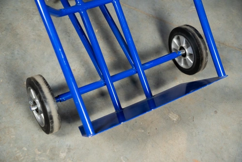 Тележка для металлических бочек TOR КБ-2 (250 пневмо+160 поворотное) по ценам производителя в Челябинске с доставкой по всей России