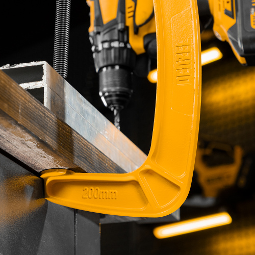 Струбцина G-образная, усиленная, 200 мм Denzel по ценам производителя в Челябинске с доставкой по всей России